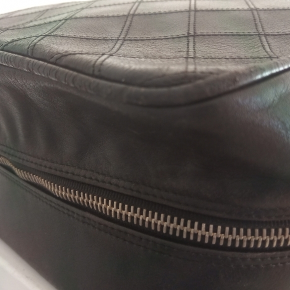 CLEAN Vintage Chanel Diamond Stitch Cosmetics Case/Toiletry Pouch/Dopp Kit Black - Picture 12 of 16